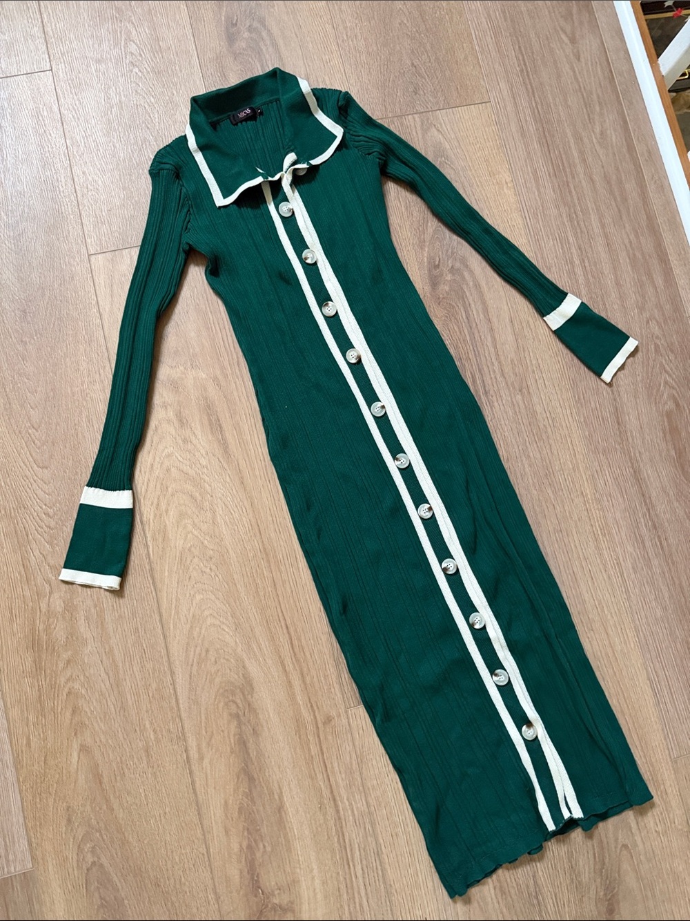 Emerald Green Ribbed Button-Front Collar Midi Dress with White Trim NWOT